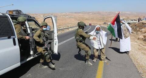 استشهاد احد قادة المقاومة الشعبية بعد دهسه بآلية عسكرية اسرائيلية