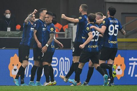 تشكيلة إنتر ميلان المتوقعة أمام نابولي اليوم في الدوري الإيطالي