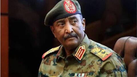 البرهان: لن نسلم السلطة بالسودان إلا بانتخابات أو توافق
