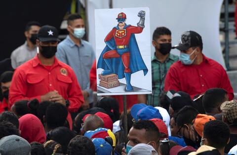 Venezuelans Rally on World Youth Day in Support of President Maduro