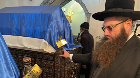 A Wondering Israeli Rabbi in Iran 