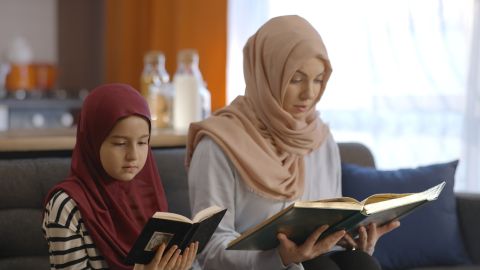 دعاء الأم تهتز لعظمته السماء