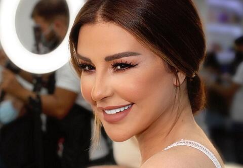 ماغي بو غصن تخطف الأنظار برشاقتها و أناقتها في أحدث إطلالاتها