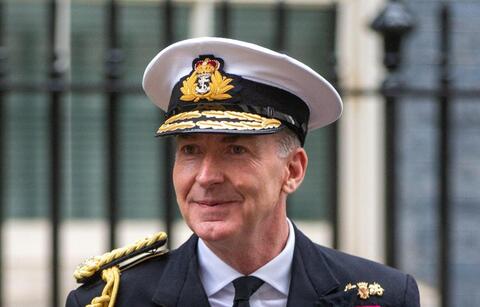 رئيس الأركان البريطاني ينتقد تصريحات 