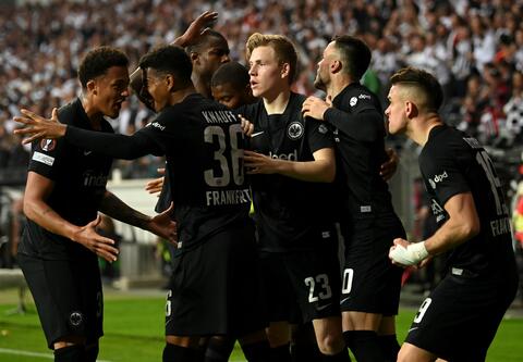 تشكيلة فرانكفورت المتوقعة أمام رينجرز اليوم في نهائي الدوري الأوروبي