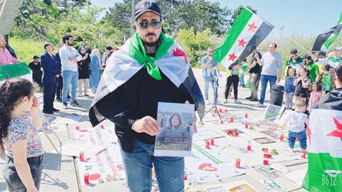 شاهد قوات الاحتلال تعتدي على نعش الشهيدة شيرين ابو عاقلة