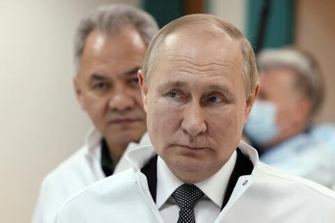 Has Putin Only Three Years to Live as The Doctors Claim?