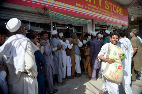Pakistan: Chinese Power Producers Threaten of Shutting Down if Not Paid Pending Payments