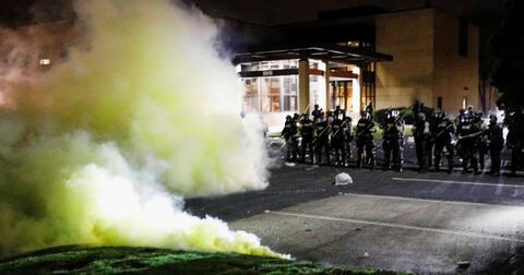 غضب عقب انتشار فيديو مقتل شاب أسود برصاص الشرطة الأمريكية