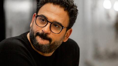 أكرم حسني يكشف رسالة محمد منير له بعد حذف أغنية 