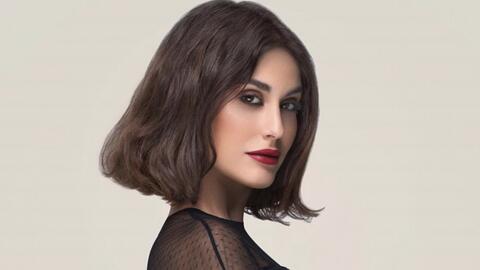 صورة لنور عريضة وابنتها بالمايوه يعرضها للانتقاد.. وترد: 