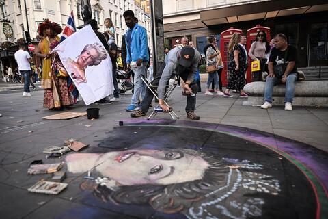 The Journey of Queen Elizabeth II's Coffin (AFP)