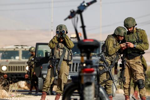 اشتباكات عنيفة في نابلس.. والإضراب يعم الضفة الغربية