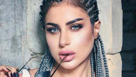 حليمة بولند تتبرع بتبني طفل سوري فقد عائلته.. ومذيعة مغربية على خطاها