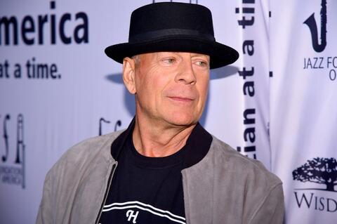 Bruce Willis enjoys Christmas as health declines