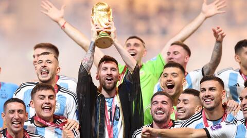 سعر بشت ميسي لحظة رفع كأس العالم يصدم الجماهير