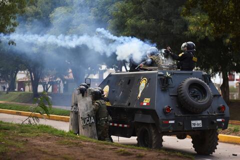 Clashes continue in Peru as citizens mourn dead