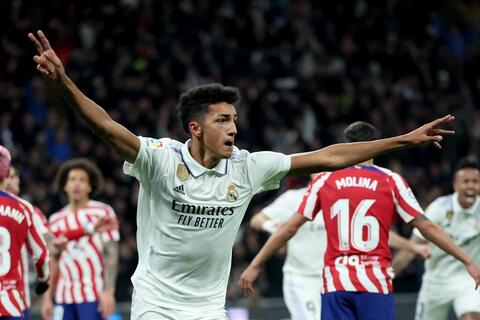 تعادل مخيب لـ ريال مدريد مع غريمه أتلتيكو المنقوص عددياً