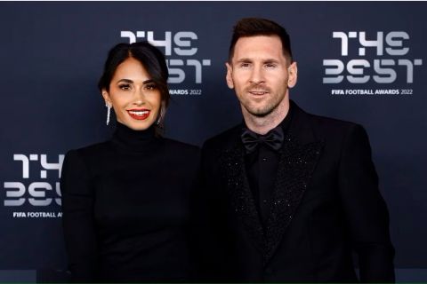 زوجة ميسي أنتونيلا تتألق في