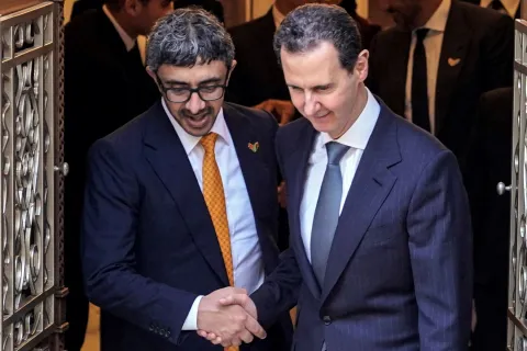 بعد الزلزال المدمر .. عبد الله بن زايد في دمشق ويلتقي الأسد