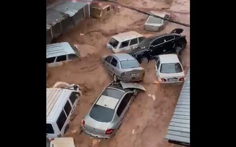 بعد الزلزال المدمر.. قتلى بفيضانات تجتاح تركيا