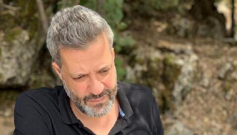 زين العمر يثير الجدل بتغريدة بعد وفاة محمد قنوع.. ربط لقاح كورونا بكثرة الوفيات