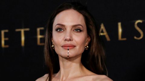 أنجلينا جولي وهالي بيري تجتمعان للمرة الأولى في فيلم جديد.. إليك التفاصيل