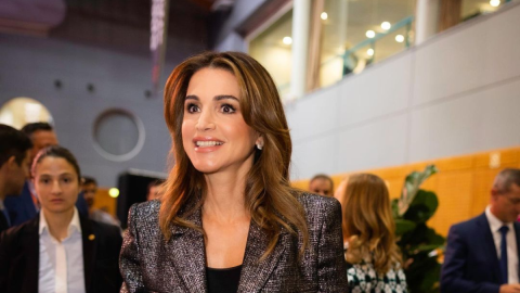الأسلوب الرومانسي من عروض صيف 2023 مع أبرز التصميمات.. من فيكتوريا بيكهام إلى إرديم 