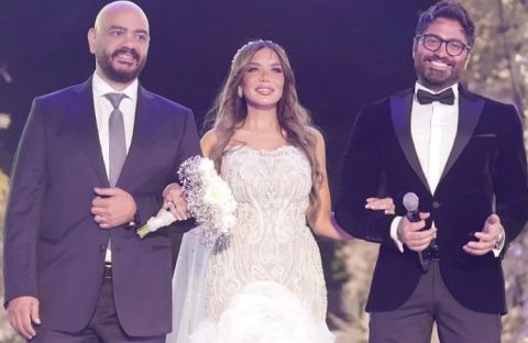 بسمة بوسيل لمديرة أعمال تامر حسني في ليلة زفافها: (حسبي الله فيكي!)