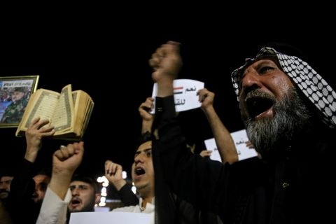 العراق يطالب السويد بتسليمه حارق المصحف