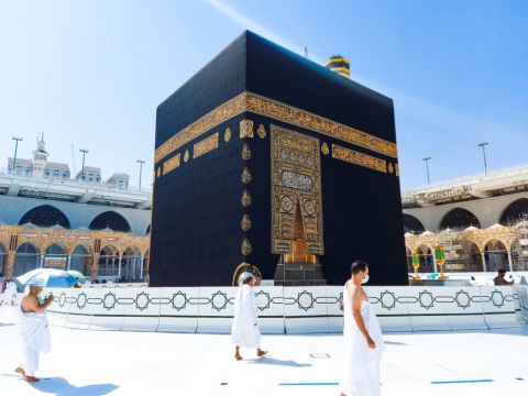 Are non Muslims allowed to Hajj?