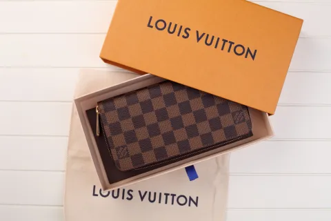 Miley Cyrus and Louis Vuitton drop new Bangerz song