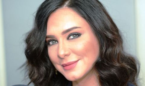 سلاف فواخرجي تحتفل بنجاح ابنها علي في يوم عيد ميلادها