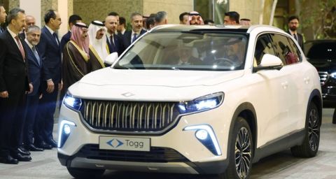 شاهد بالفيديو ولي العهد السعودي وهو يقود السيارة برفقة الرئيس التركي