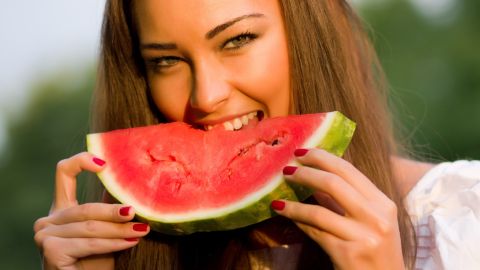 فوائد البطيخ للبشرة وأهم الخلطات 