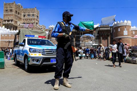Yemen security forces open fire on protesters in Aden