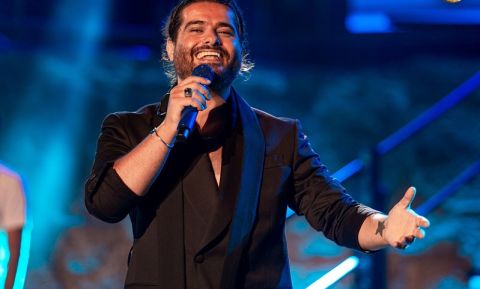 من هي الشابة التي تجاهلت مغازلة ناصيف زيتون لها على المسرح؟