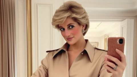 Taking ROYAL selfies! AI pictures Princess Diana living in the social media era