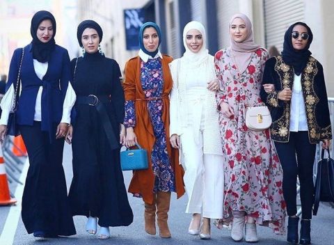 من ستايل هايلي بيبر استوحي إطلالاتك اليومية والعملية