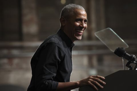 Man offers $10,000 for photo of Michelle Obama pregnant