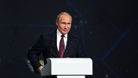 Putin orders oath amid Prigozhin controversy