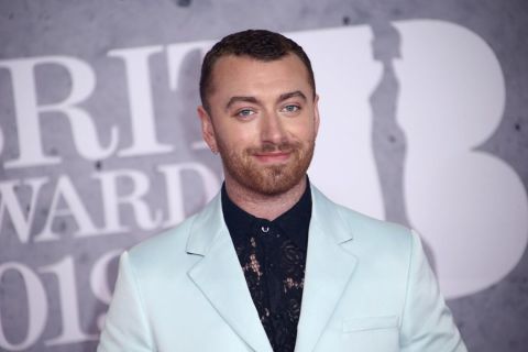 سام سميث مُتّهم بالبيدوفيليا .. فيديو مثير بملابس موجهة للأطفال