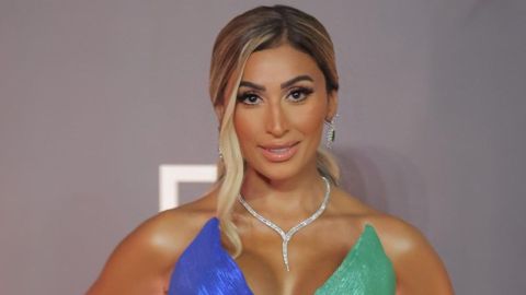 وفاة والدة دينا الشربيني.. والفنانة تصفها بـ