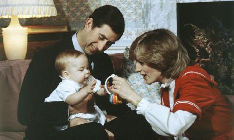 بالفيديو.. شبيه القذافي يتجول في شوارع ليبيا وسط هتافات