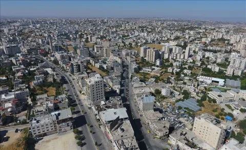 بالفيديو: شجاعة شاب فلسطيني تنقذ حياة طفل من موت مؤكد