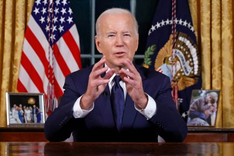 سوناك وصل اسرائيل على متن طائرة شحن عسكرية محملة بالاسلحة (فيديو)