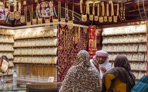 سعر الذهب اليوم في دبي الثلاثاء 24 أكتوبر 2023.. عيار 24 الآن