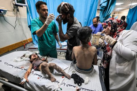 50 شهيدا خلال ساعة في غزة وواشنطن تؤيد تعليقا مؤقتا للقصف