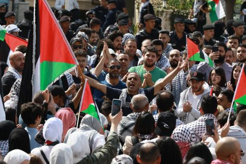 تظاهرات غاضبة وحداد في دول عربية بعد مجزر المستشفى بغزة
