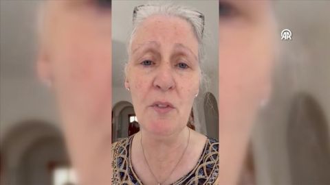 شاهد بكاء والدة زوجة رئيس وزراء اسكتلندا المحاصرة في غزة 